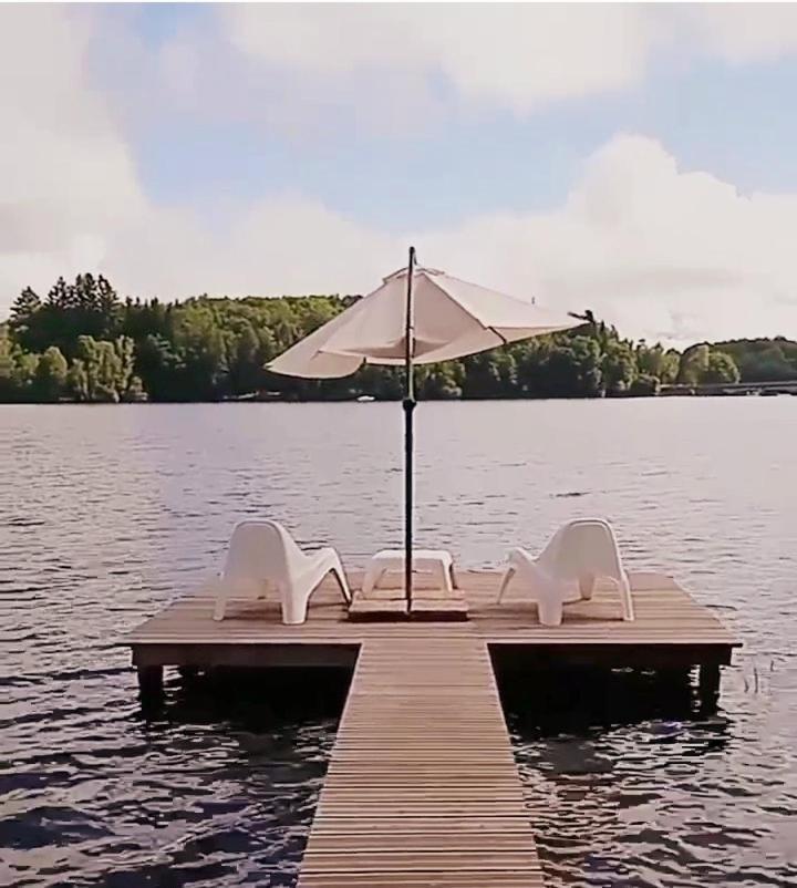 Ma Cabane Au Bord Du Lac 讷维克 外观 照片
